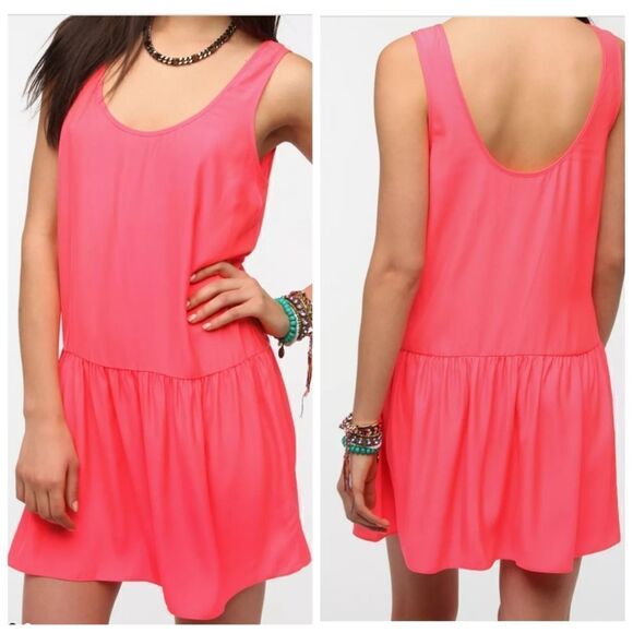 SILENCE + NOISE UO hot pink barbiecore drop‎ waist sleeveless mini dress M - Picture 3 of 10